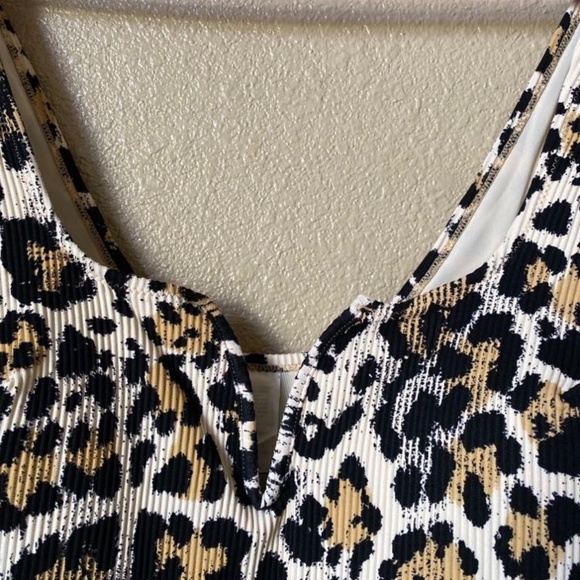 NWT Leopard Print One Piece Swim/Bodysuit - Size Large - Picture 2 of 6